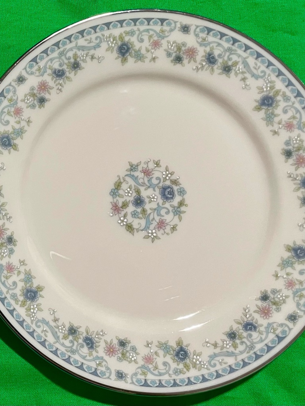 Lenox Columbine Salad Plate 8.25" Blue Flowers Vintage USA Platinum Discontinued